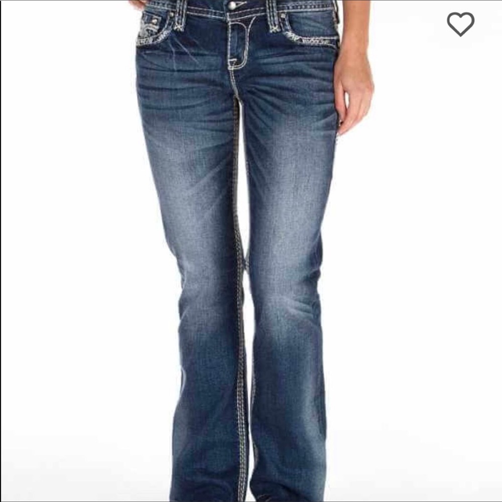 ISO❣️❣️ Women’s ROCK REVIVAL JEANS (Jillian Fit)